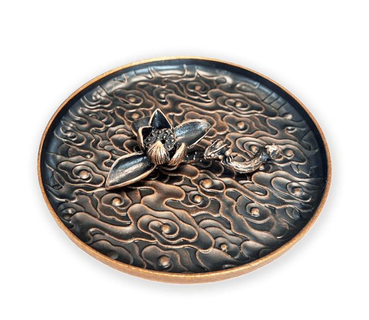 Metalowy uchwyt na kadzidełko Lotus Lake 12 cm