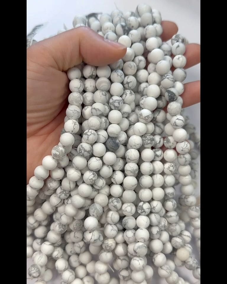 Koraliki Howlite A matowe 8mm na drucie 40cm